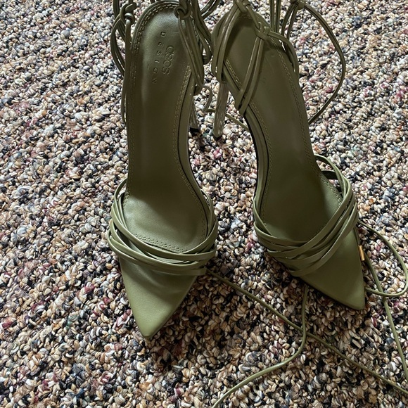 Lace up heels - Picture 2 of 5